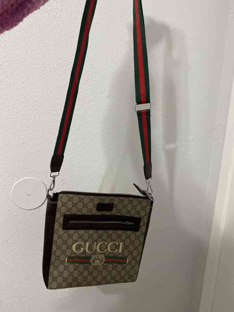 Gucci cross bodybag
