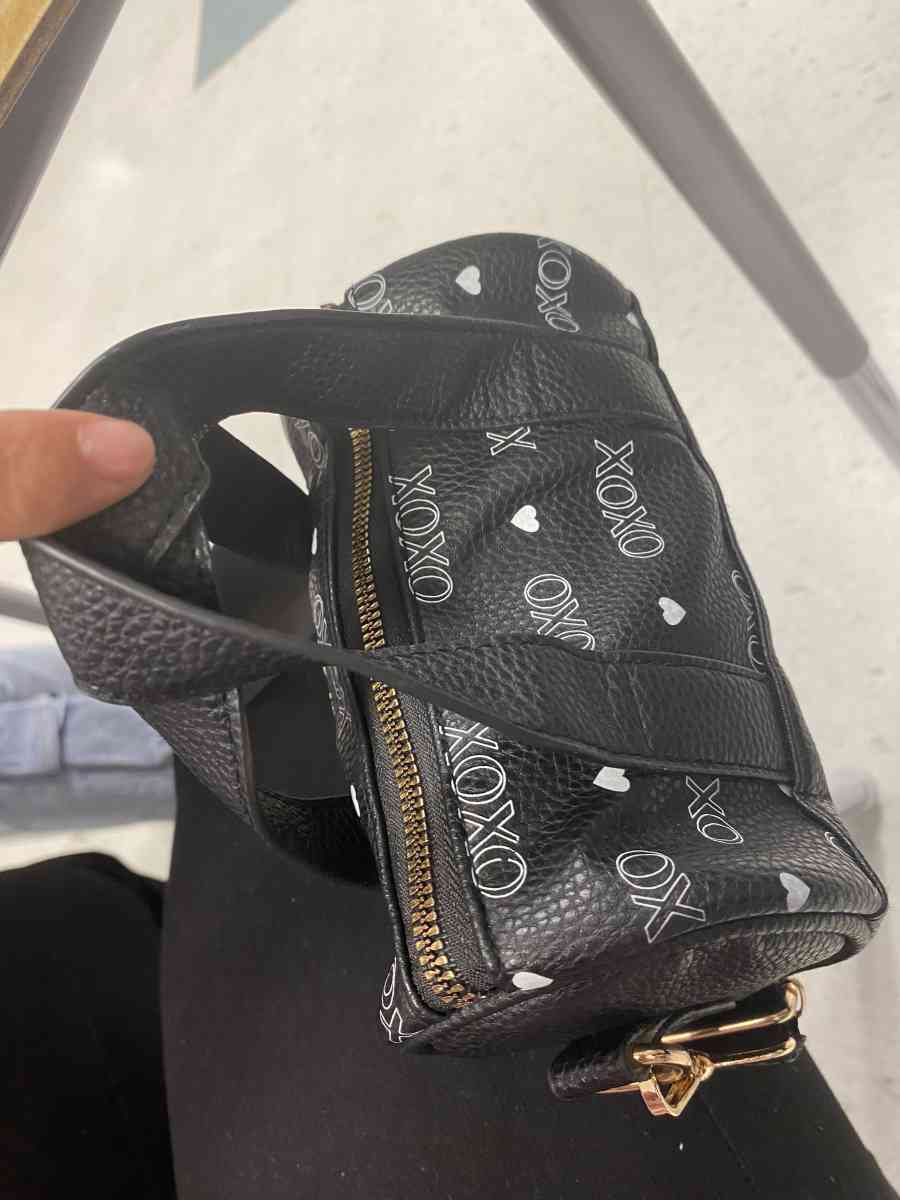 XOXO PURSE