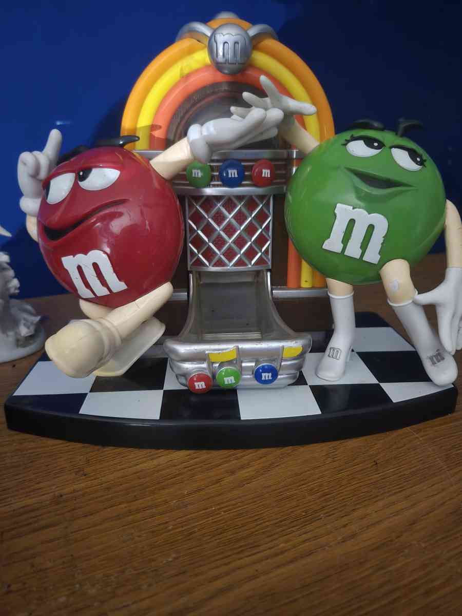 M n m juke box