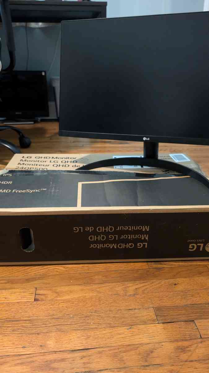 Customize PC Setup with 2k LG Monitor and microphone