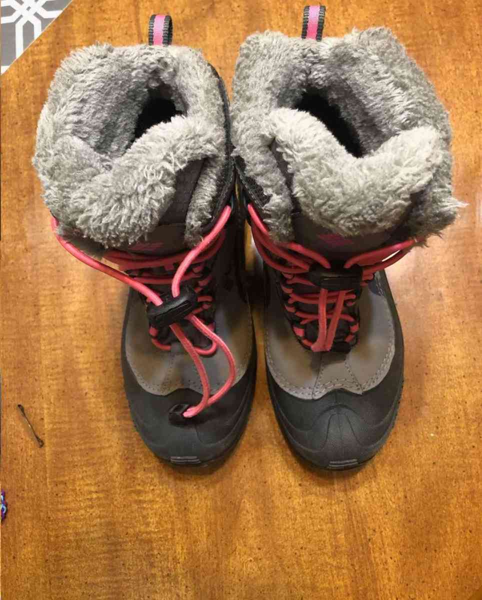 Columbia winter boots size 4