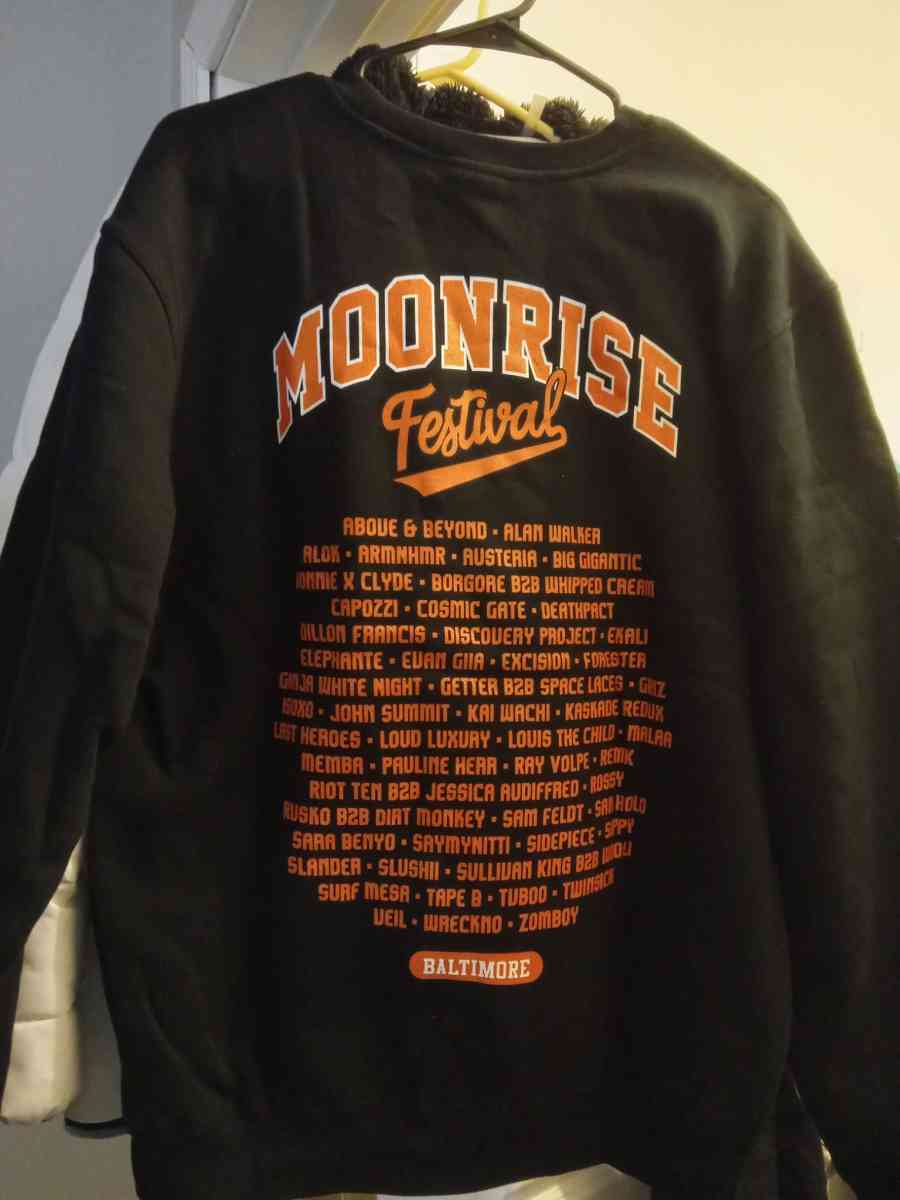 designer crewneck sweater size medium