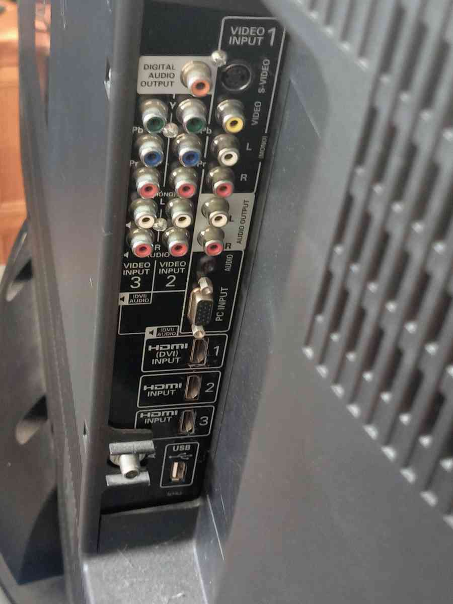 Sanyo TV and Entertainment Center Bundle