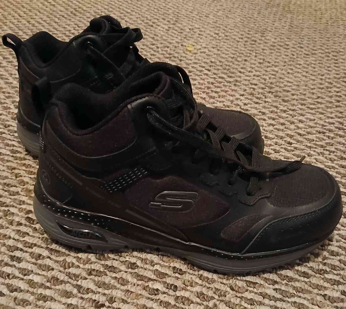 Skechers steel toe work shoes Air cooled