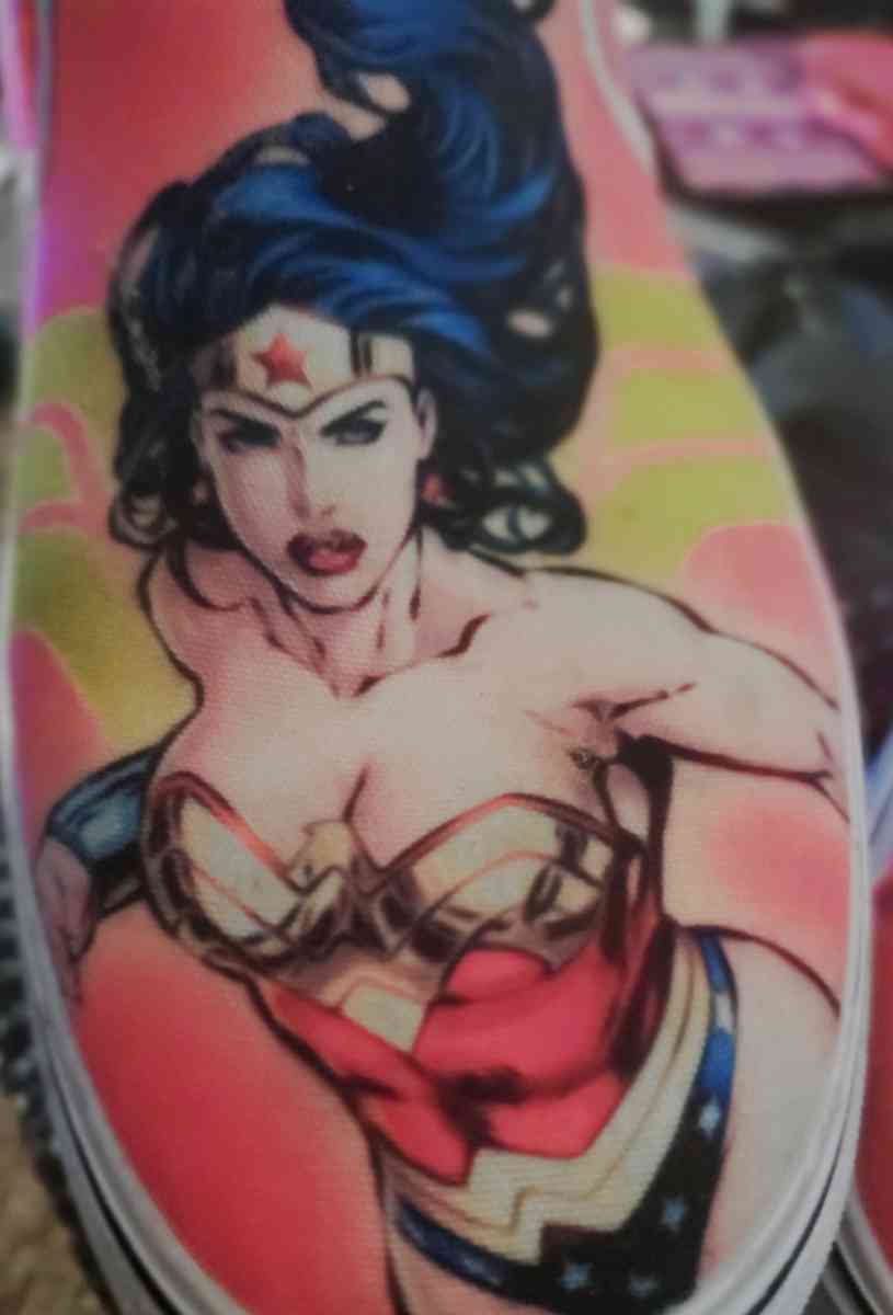 Wonder Woman vans slip on style shoes size womens 9