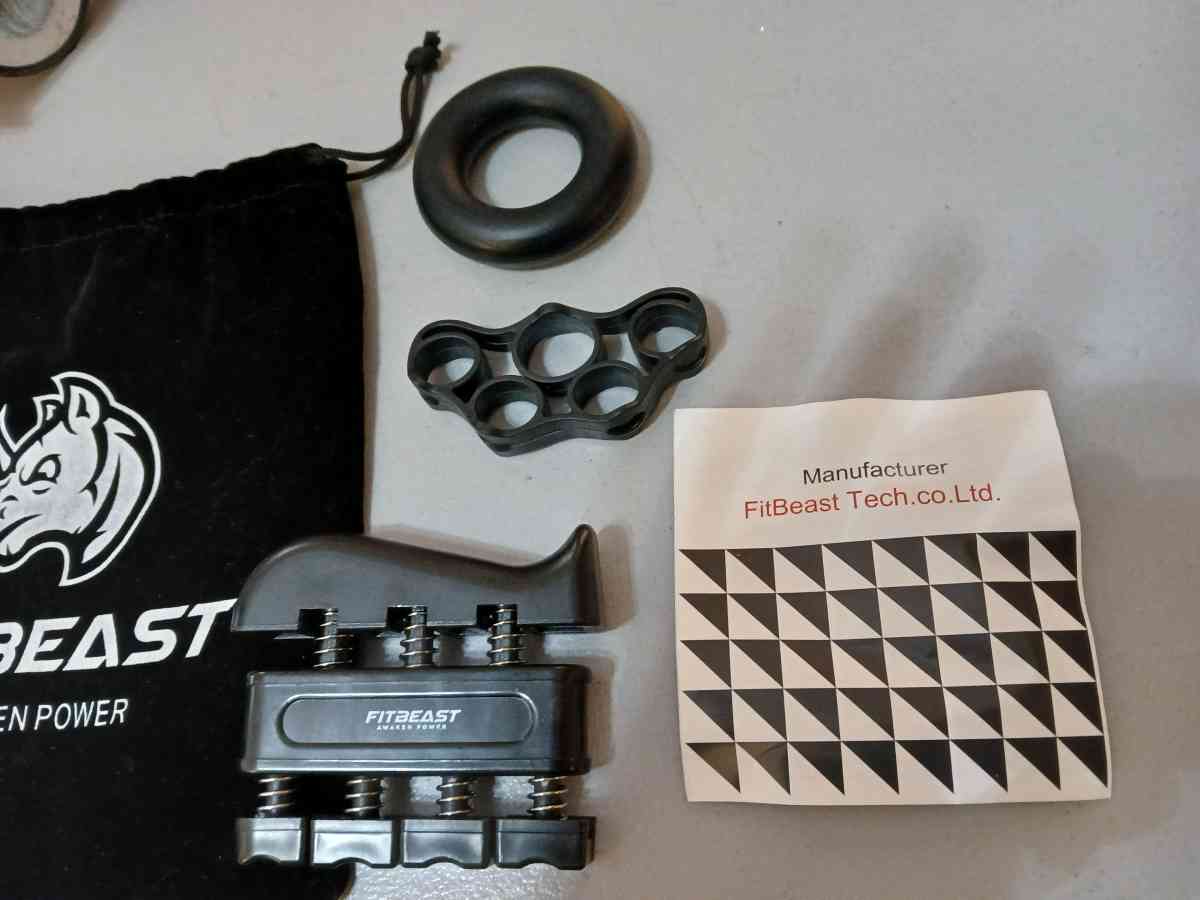 Fitbeast hand grip strengthener 3 piece kit
