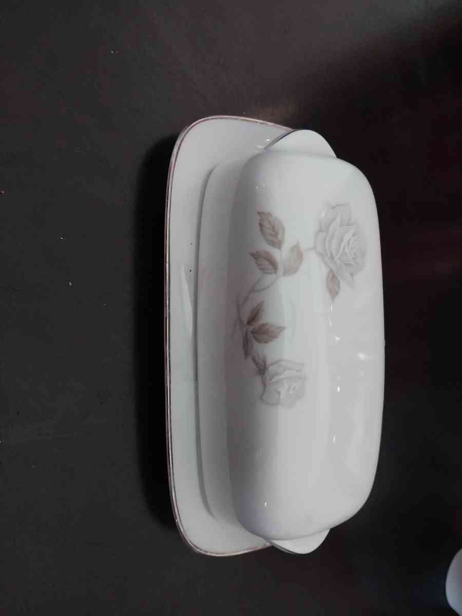 Noritake china Dinner set