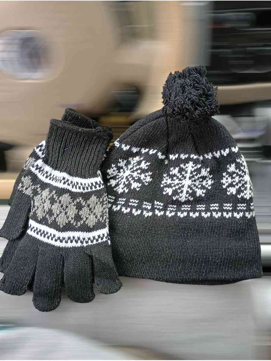 mens designer hoodies hats gloves womans hats and scarves
