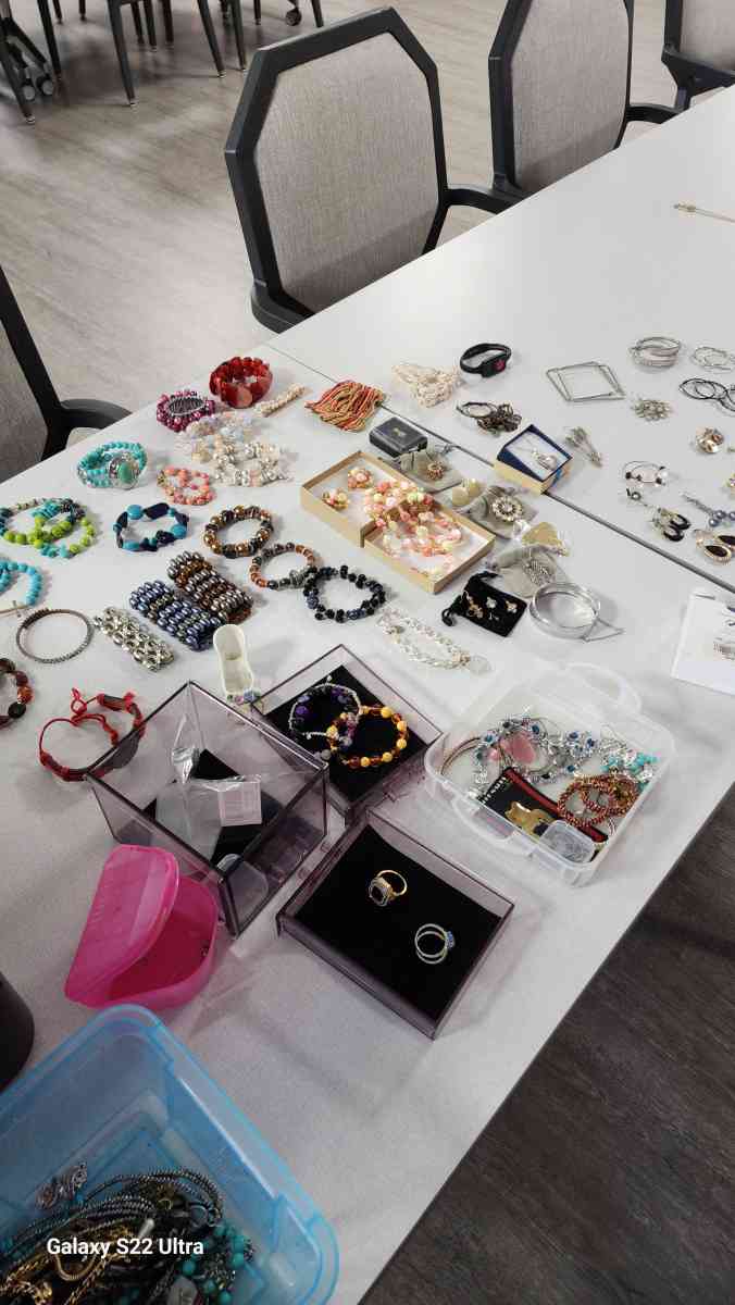 Handmade Jewelry to VINTAGE