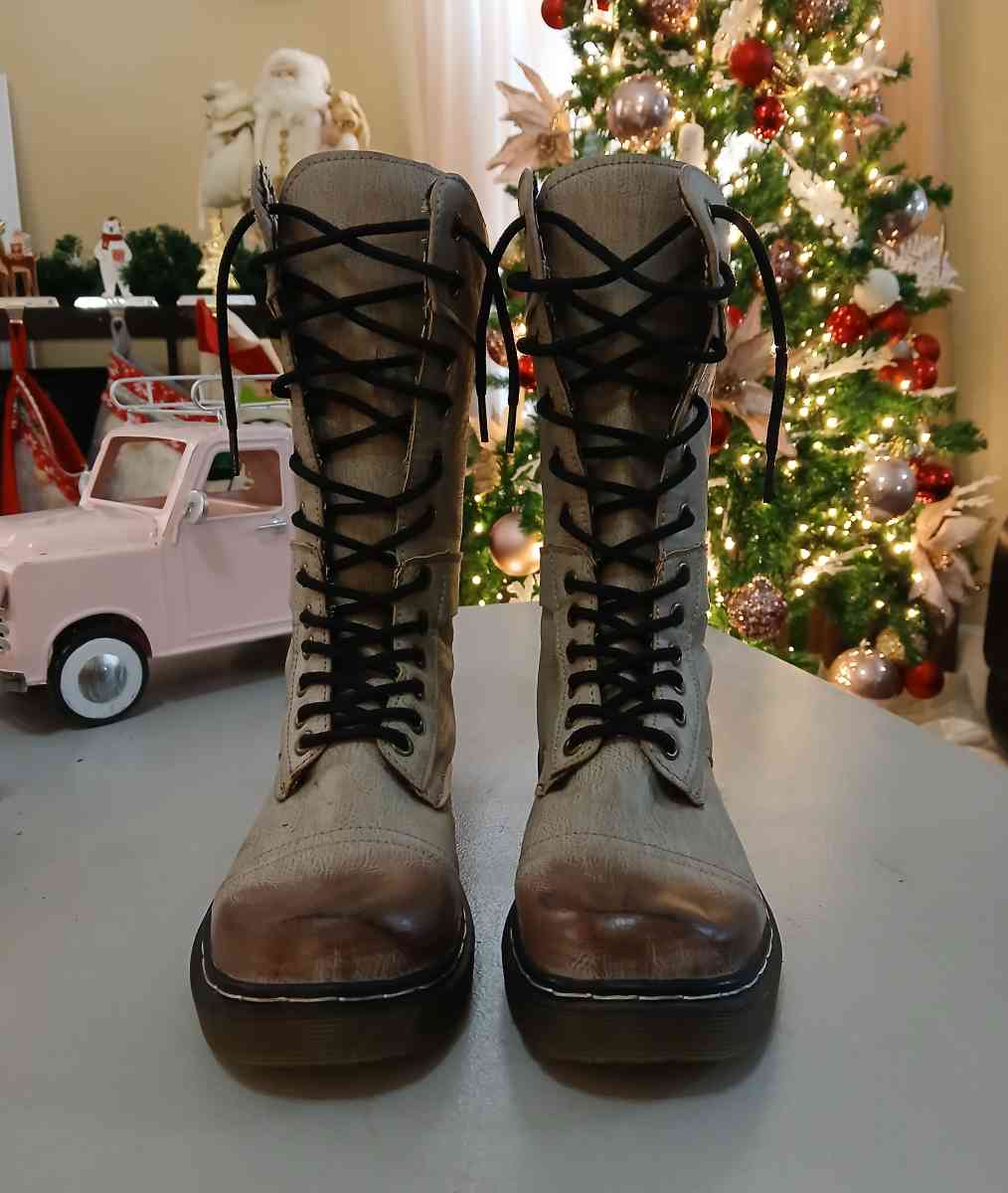 Brown boots for women size 8 point 5