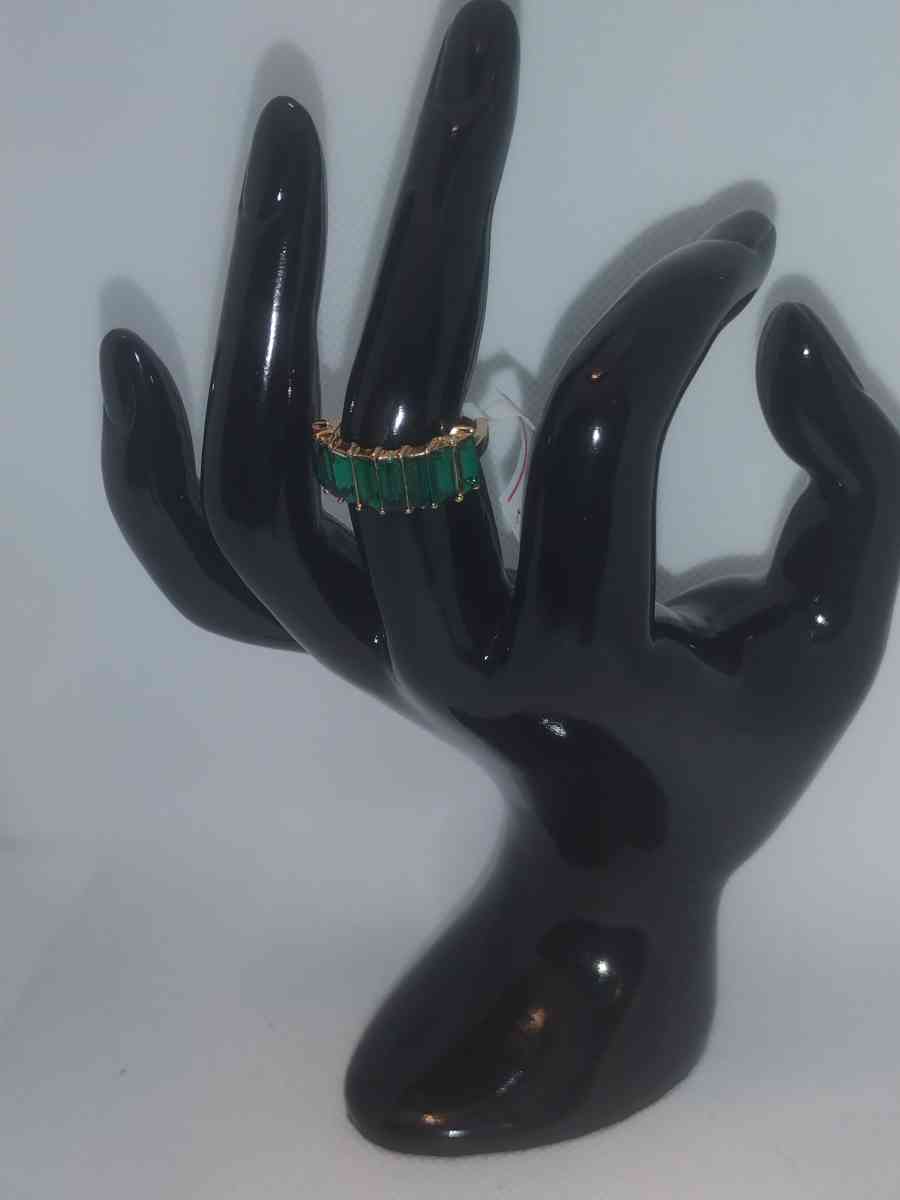 Straight Green Chic Rhinestone Ring