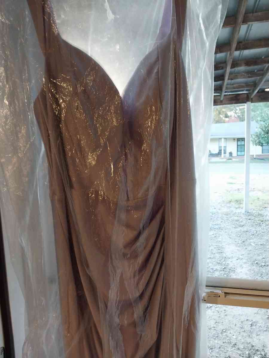 MULTI OCCASION NEVER WORN SIZE 15 JUNIORS FORMAL DRESS