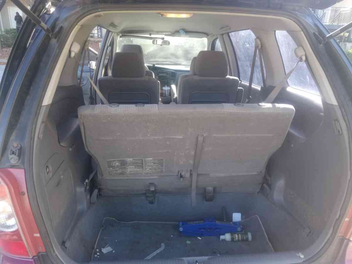 2006 Mazda MPV