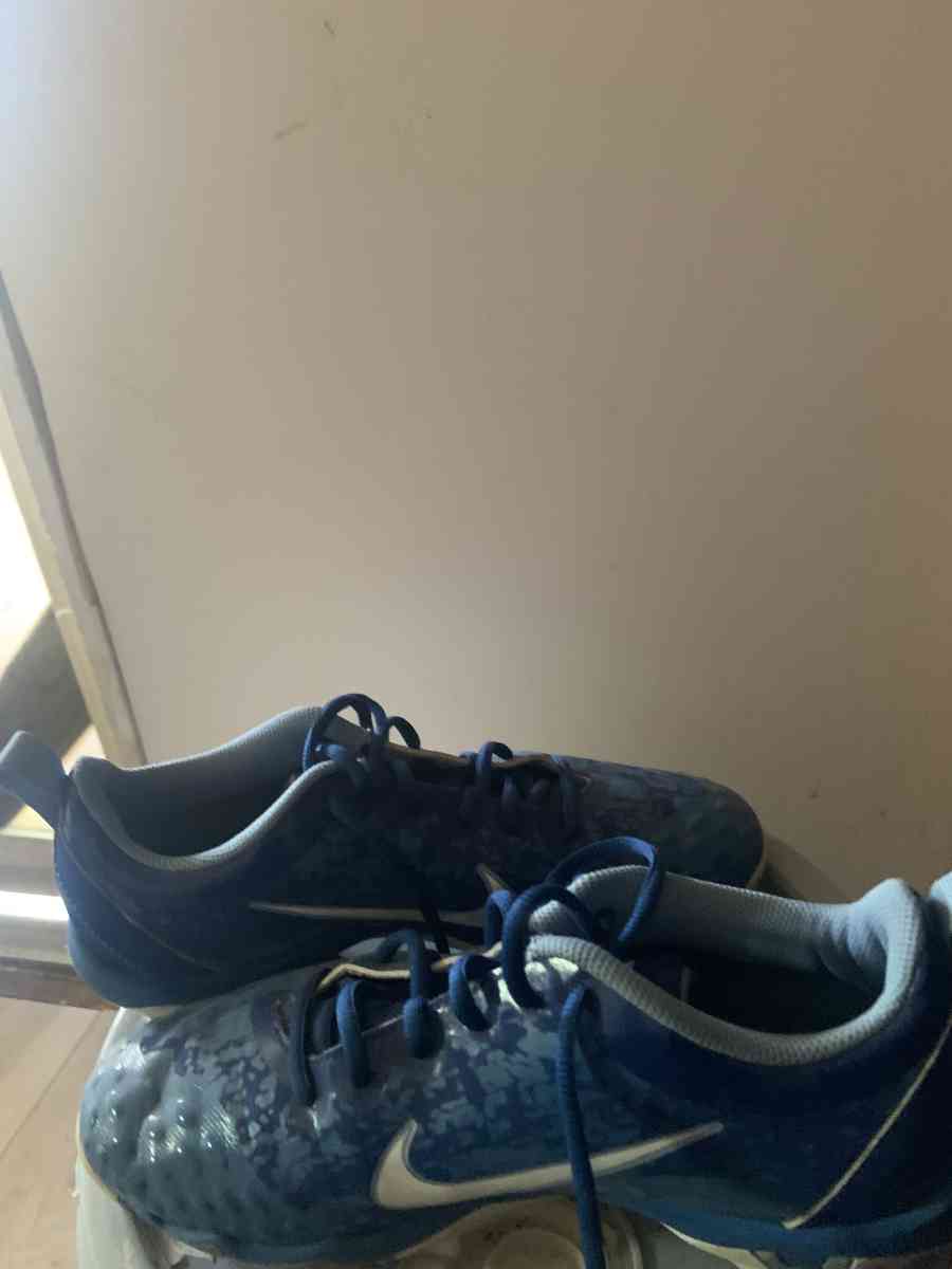 boy cleats