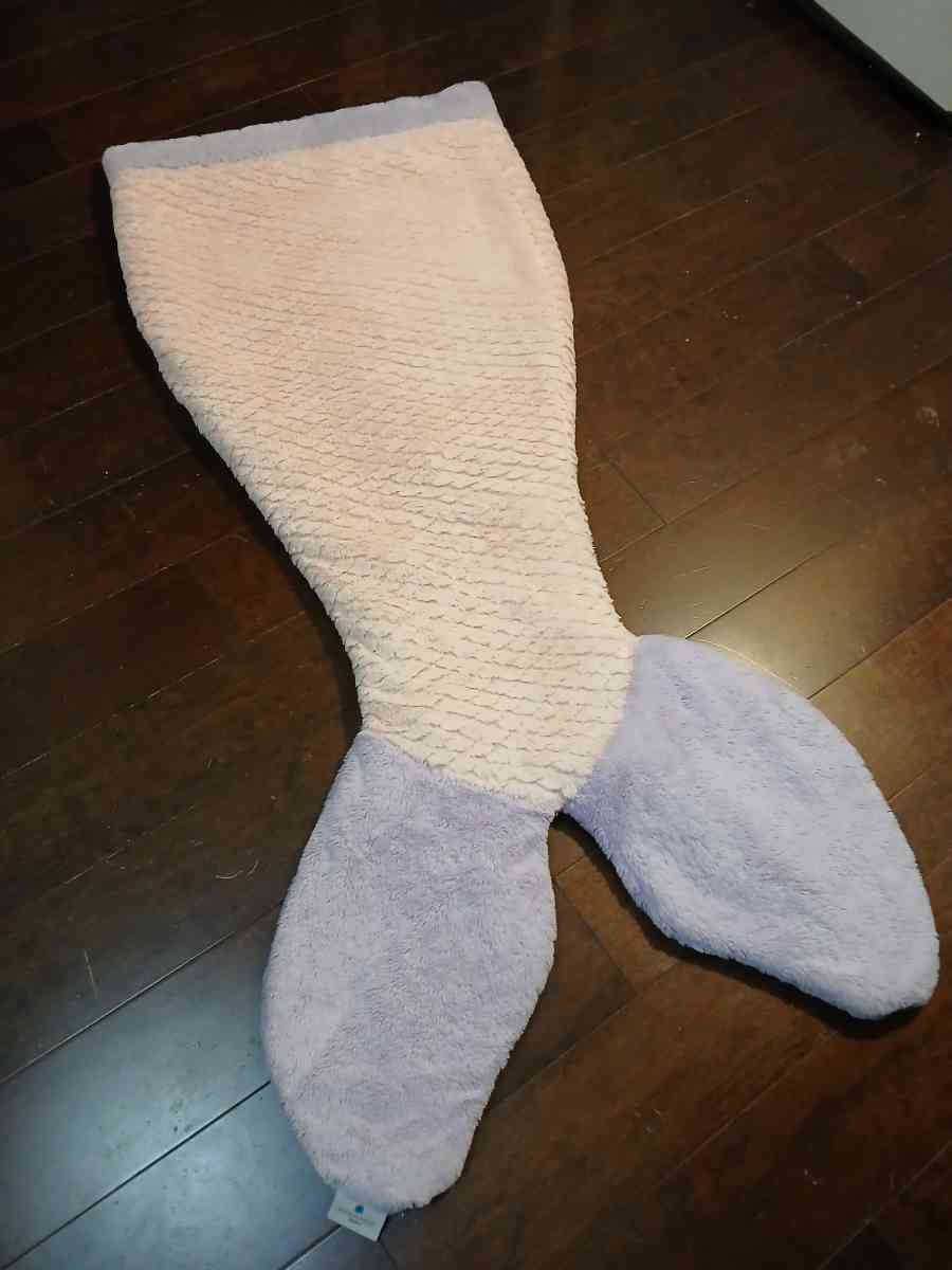 Authentic Kids murmaid pink and purple blanket tail