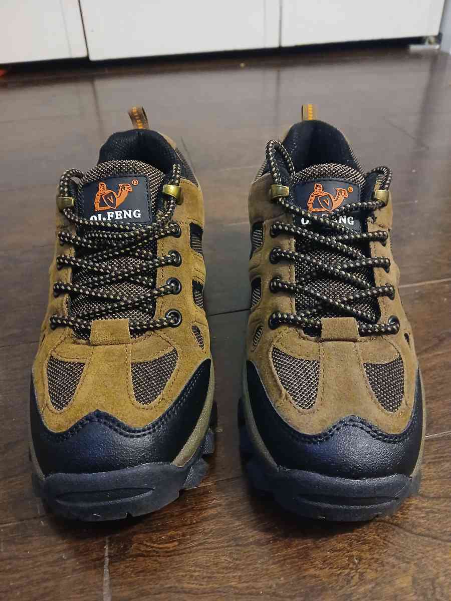 QI Feng women hiking shoes size 7