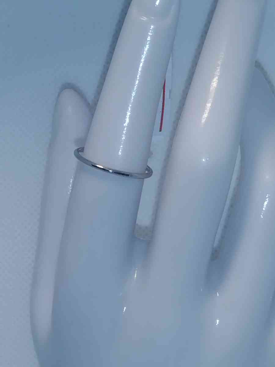 Simple Band Retro Geometric Ring