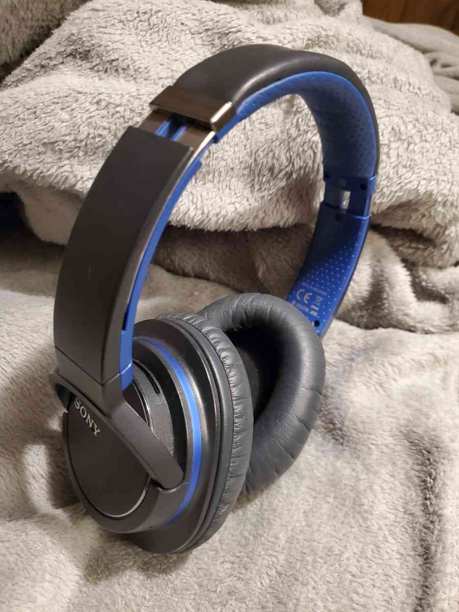 Sony MDRXB950BT Wireless Bluetooth Headphones