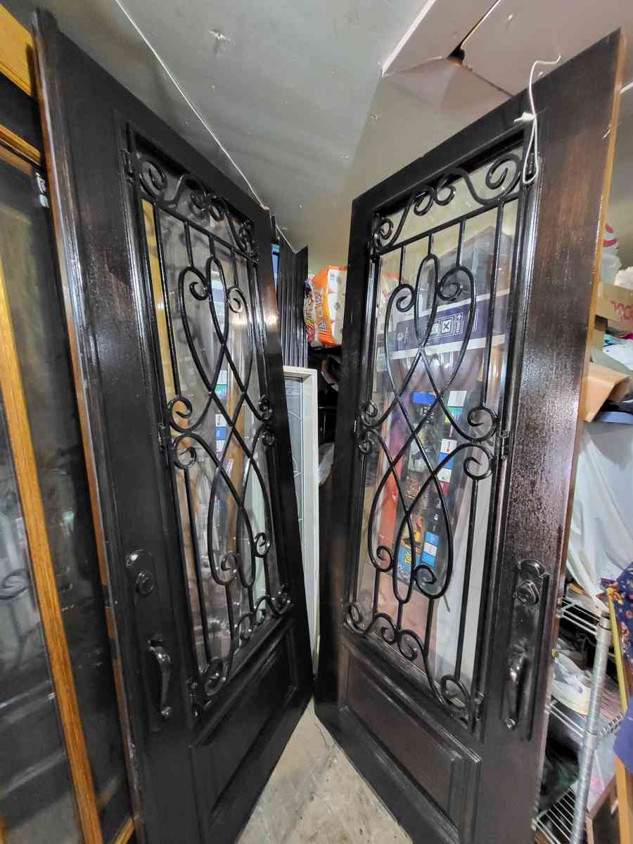 beautiful Mahogany Solid good front doble door 72x95