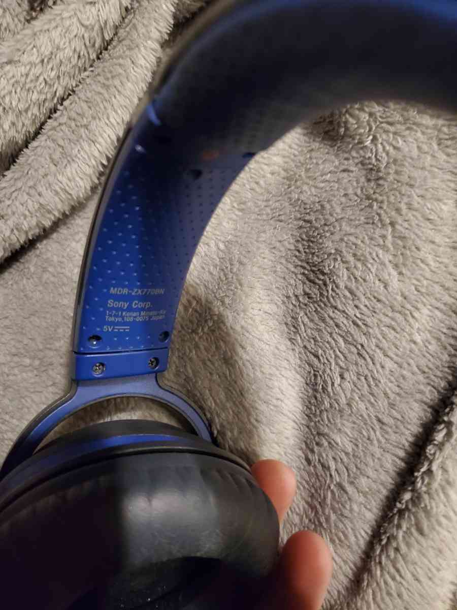 Sony MDRXB950BT Wireless Bluetooth Headphones