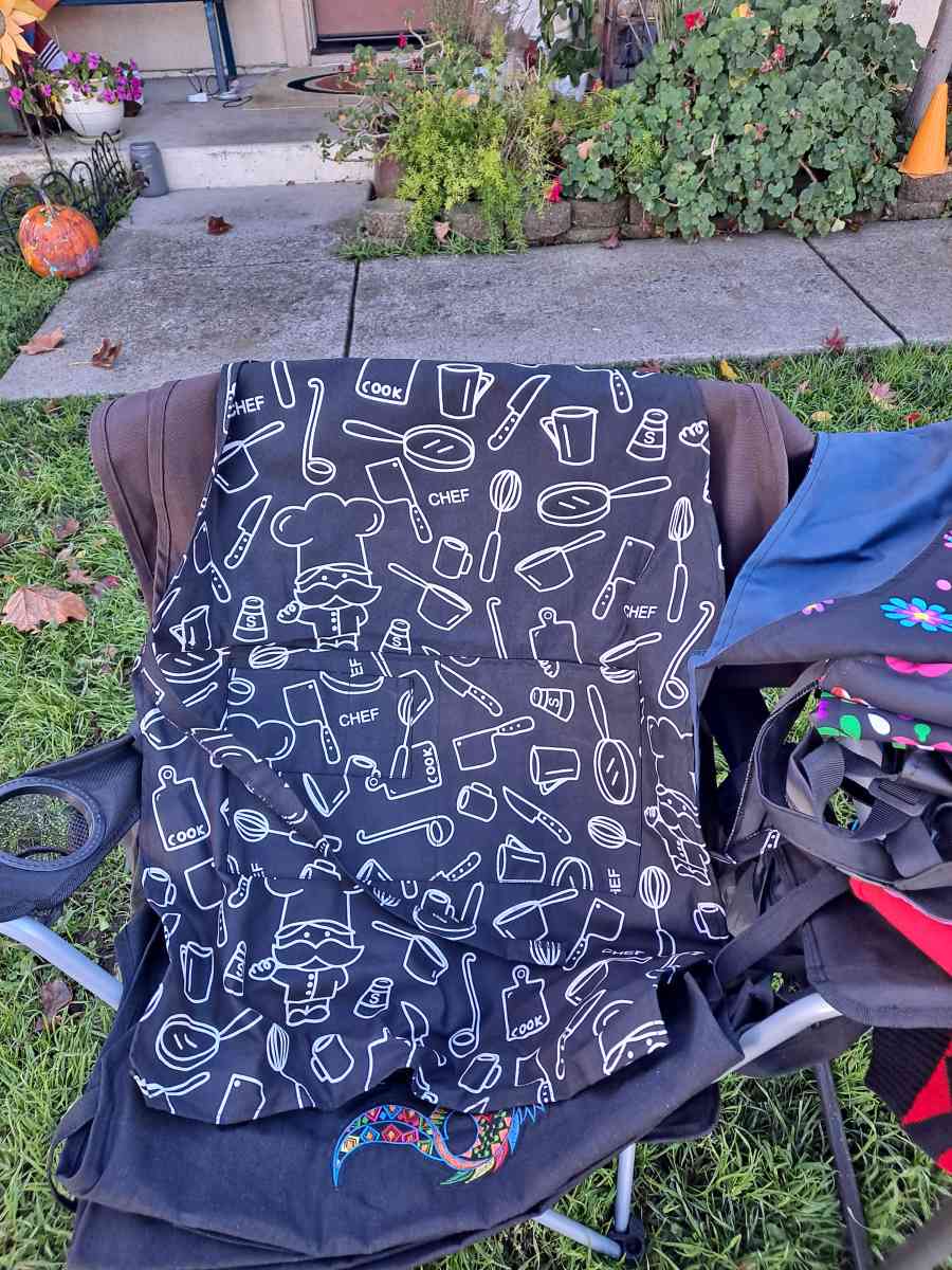 handmade aprons mandiles echo a mano