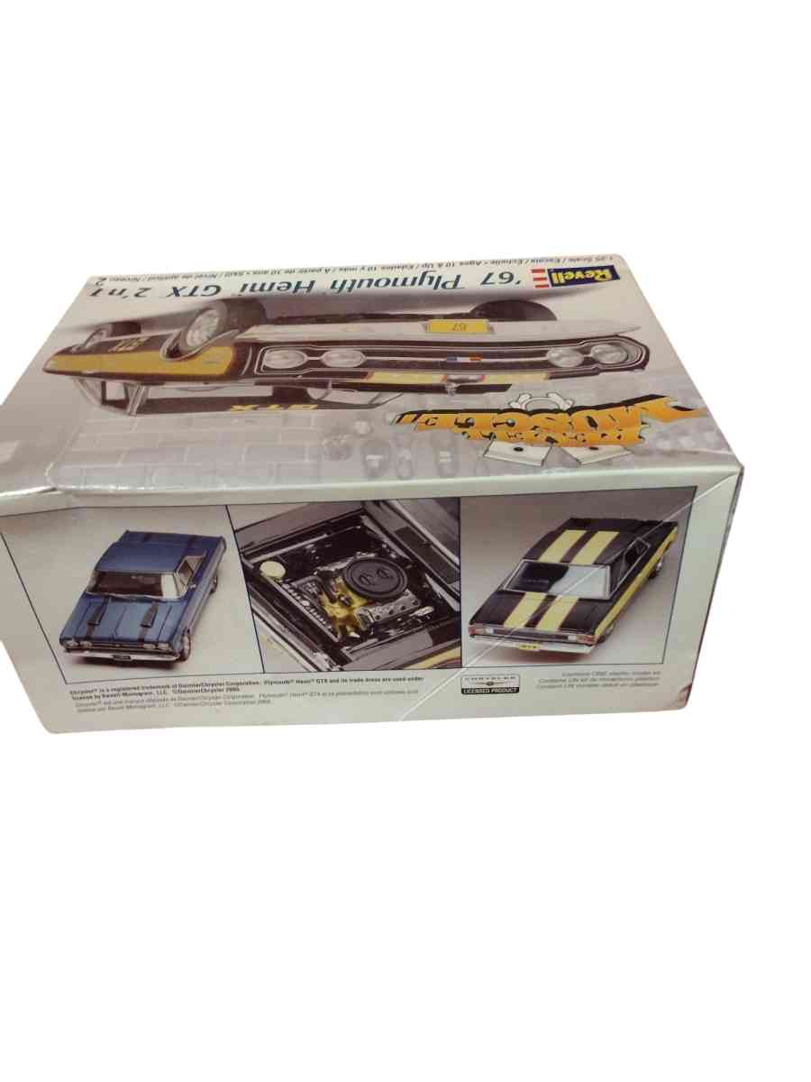 67 Plymouth hemi GTX model car kit