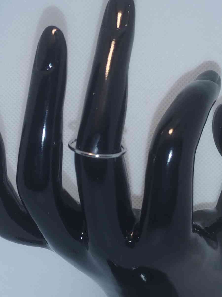 Simple Band Retro Geometric Ring