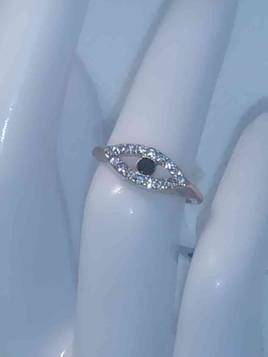 Onyx Eye Chic Rhinestone Ring