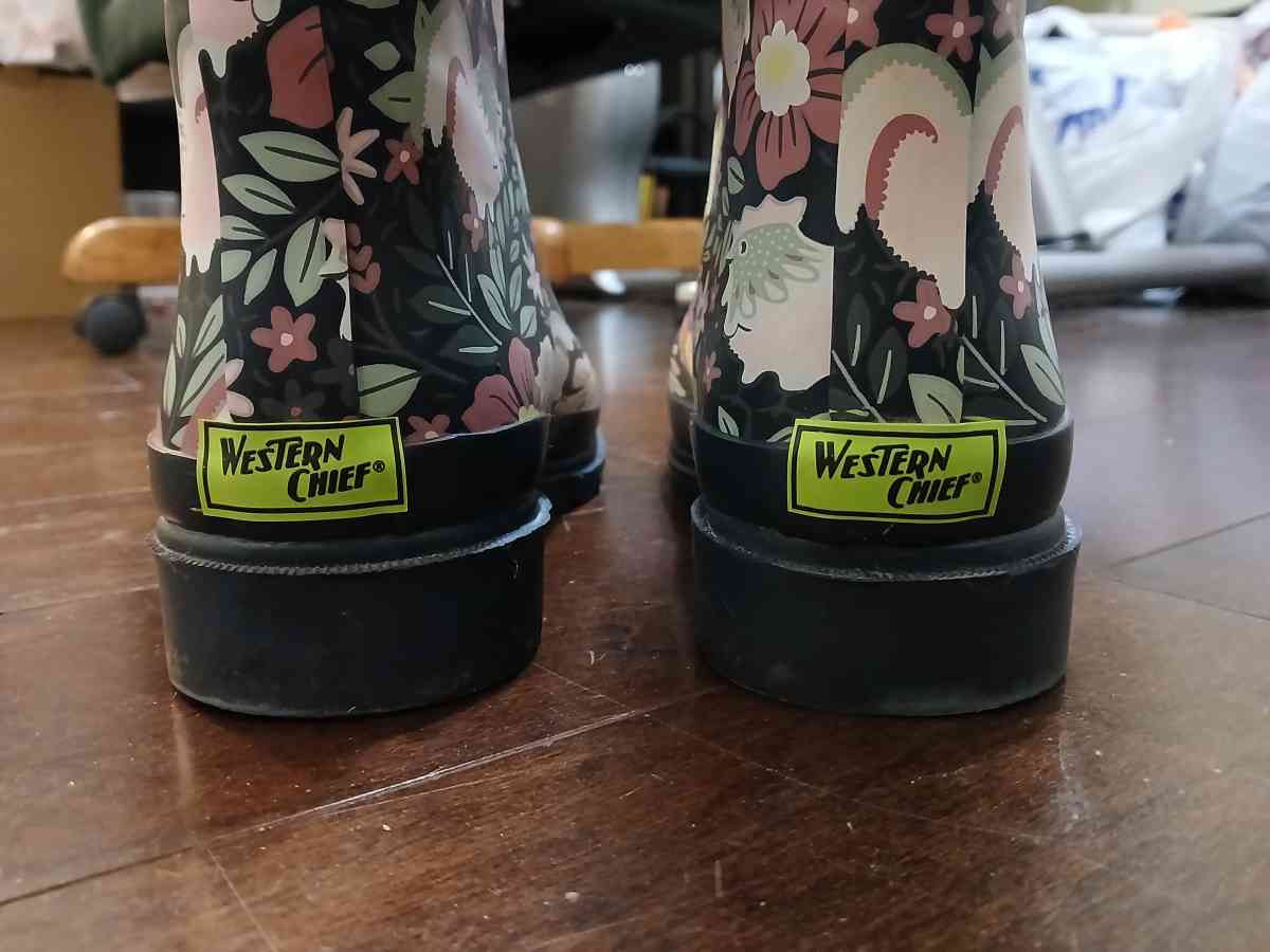 Western Chief rain boots size 8