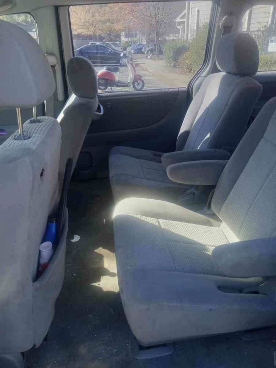 2006 Mazda MPV