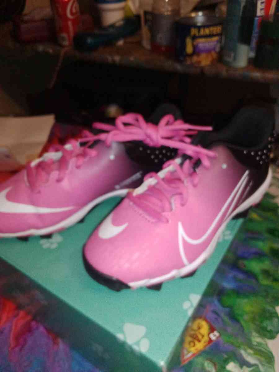 girls cleats