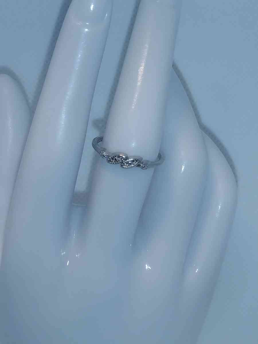 Leaf Design Silver Ring GA