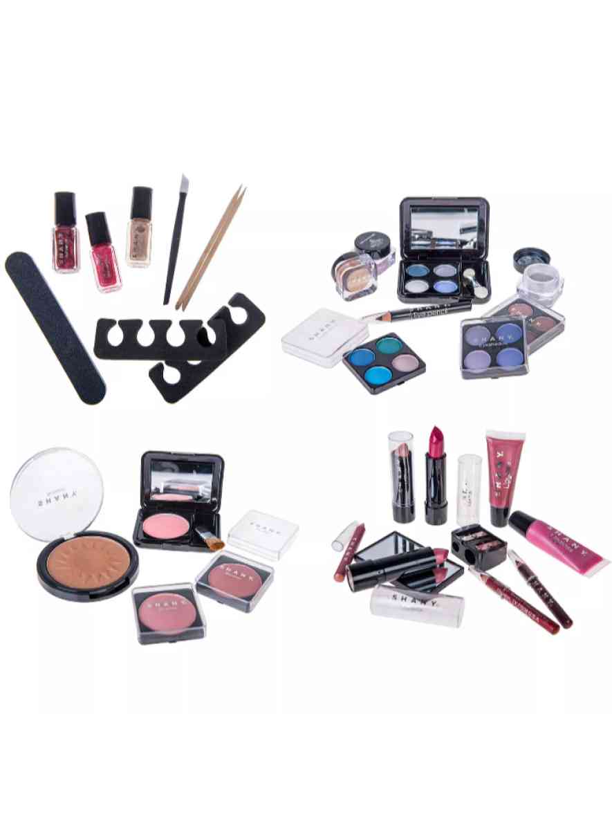 Shany carry all trunk Makeup