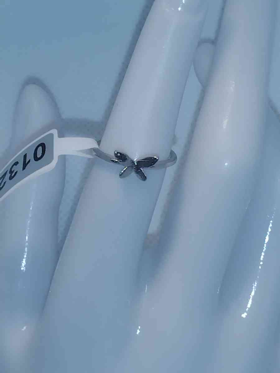 Butterfly Retro Geometric Ring