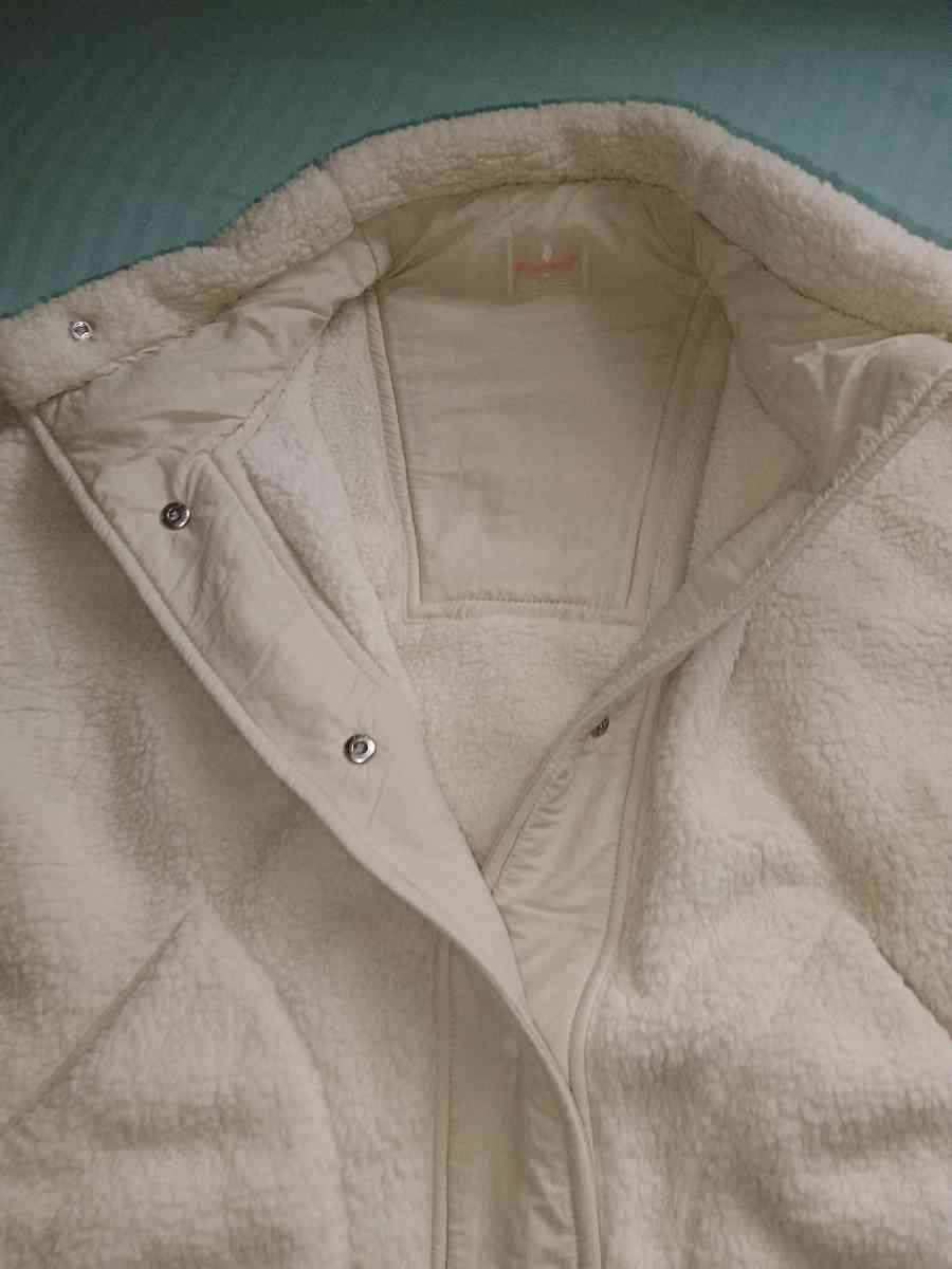 womans  hoodies and beanies and vests etc