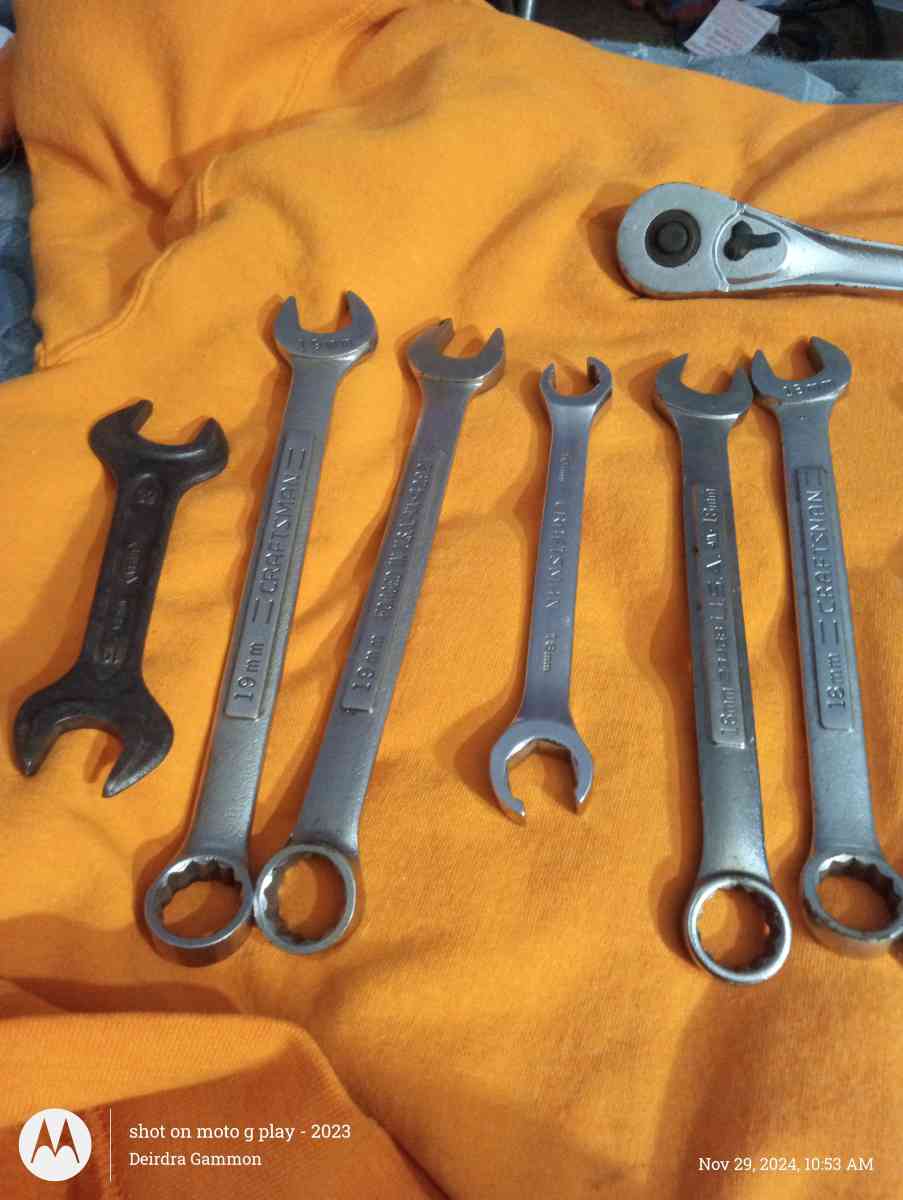 Set of Wrenches Craftsman and Socket Wrench Craft also