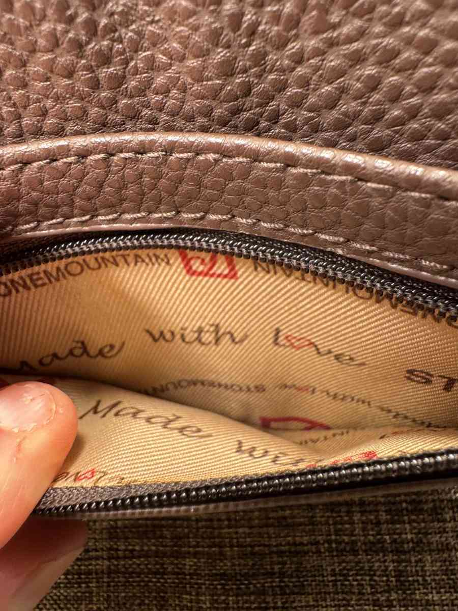 2038Stone Mountain Card Holder Brown Pebble Leather Embossed