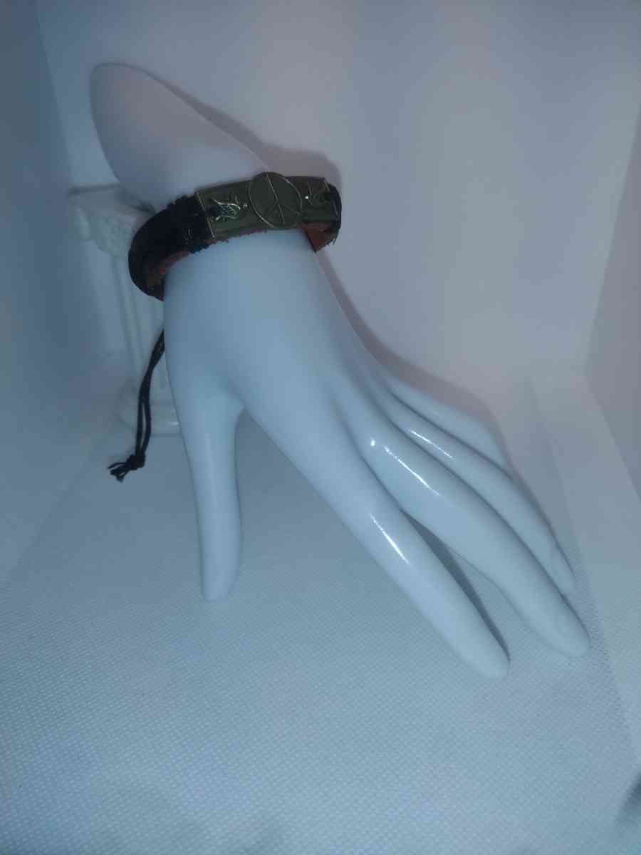 Doves Peace Leather Bracelet VCB