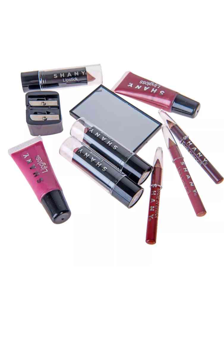 Shany carry all trunk Makeup