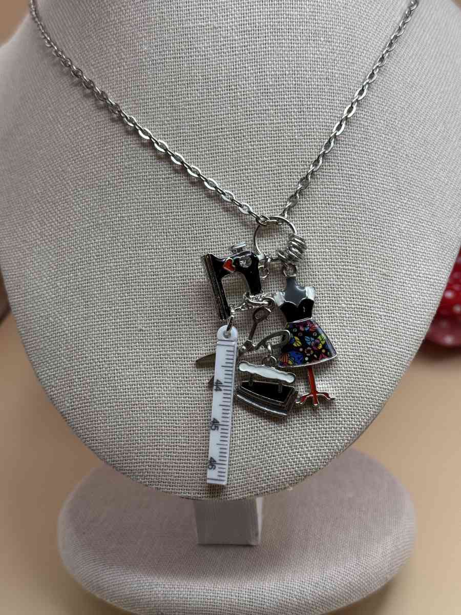 2036ATT Sewing Machine Tool Ruler Scissors Tailor Iron 20  3