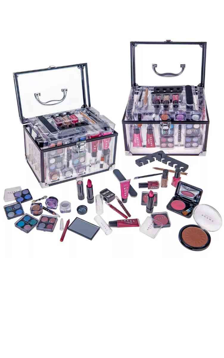 Shany carry all trunk Makeup