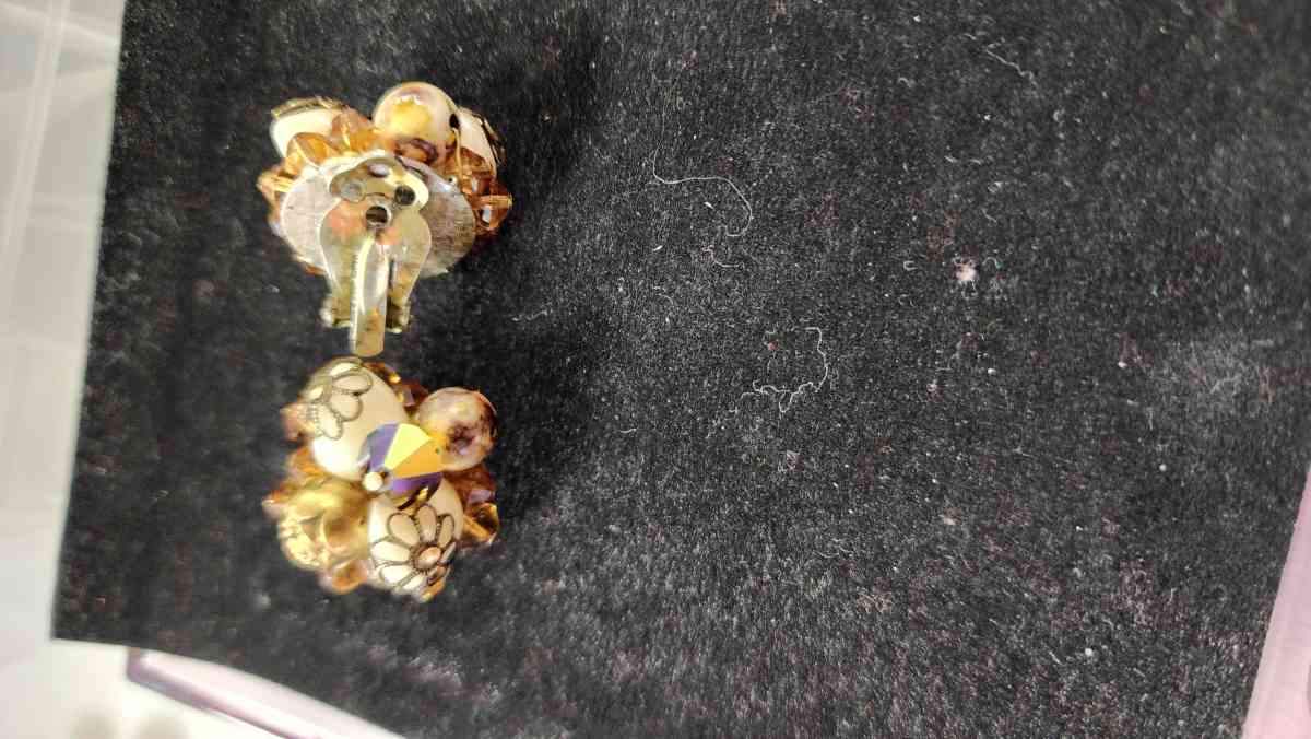 Handmade Braclets and more porch pickup only Vintiage