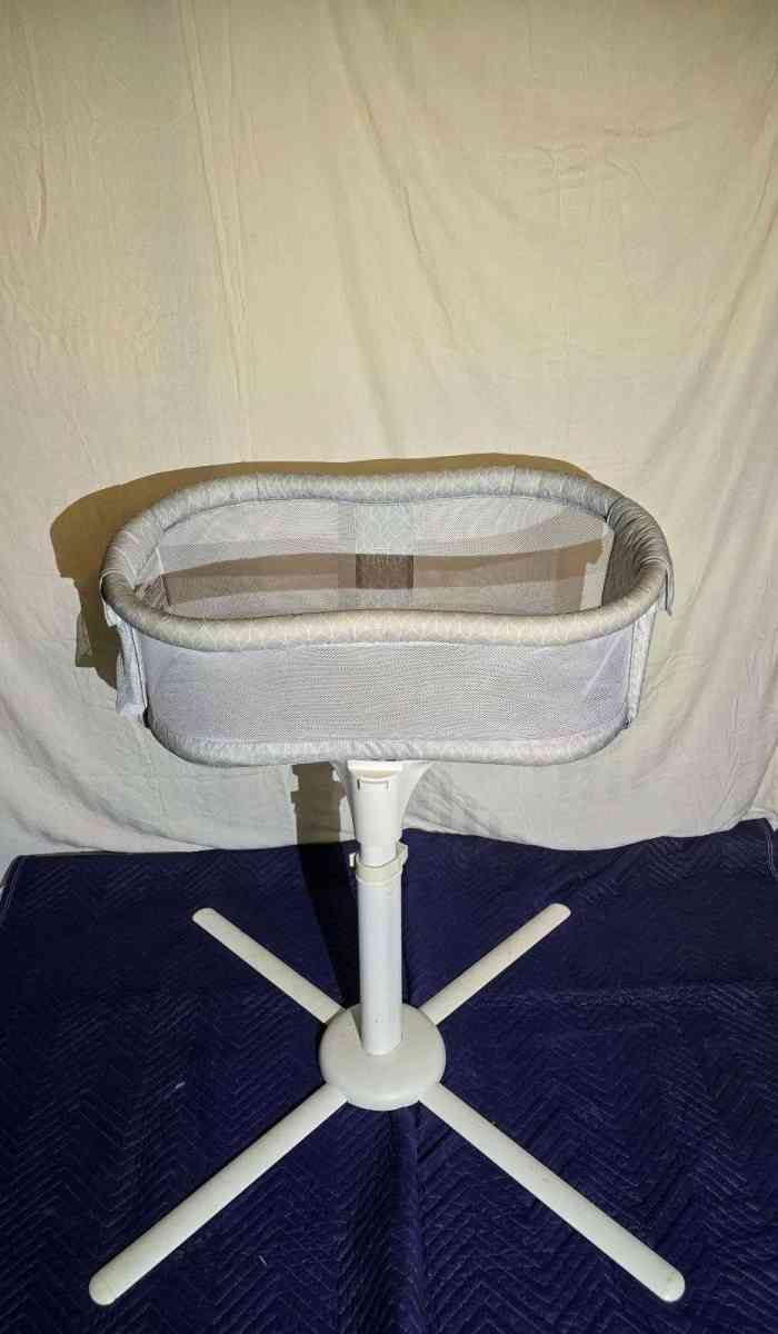 halo swivel bassinet