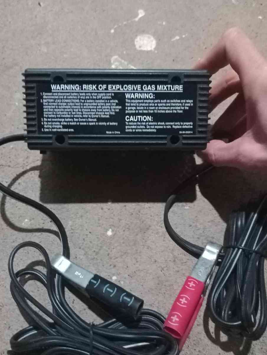 Duralast 15 Amp Battery Maintainer