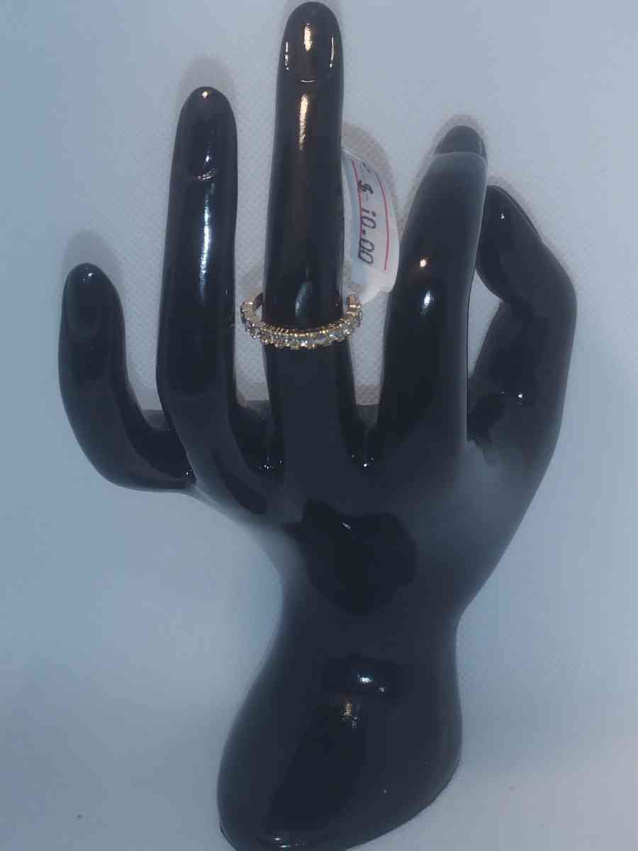 Small White Stones Chic Rhinestone Ring