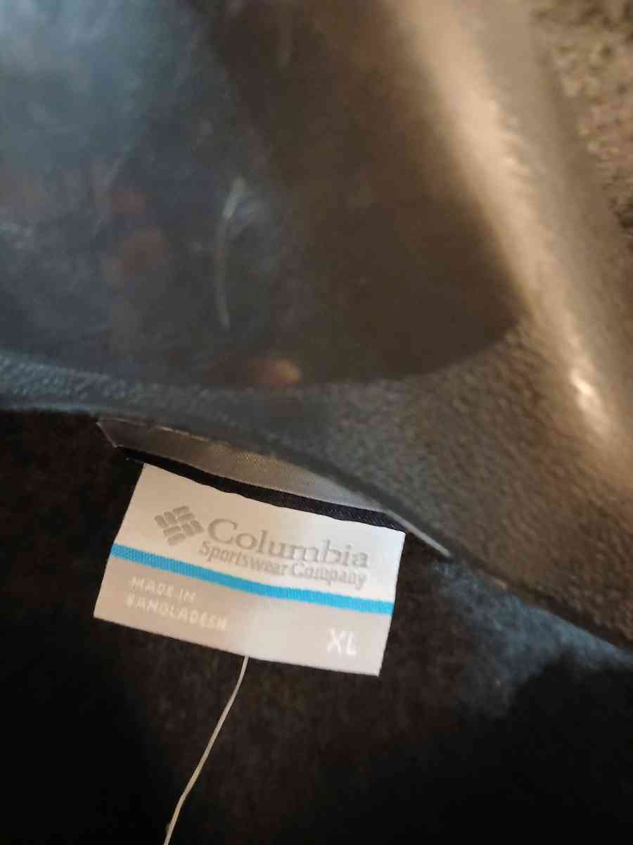 Columbia gray sweater XL