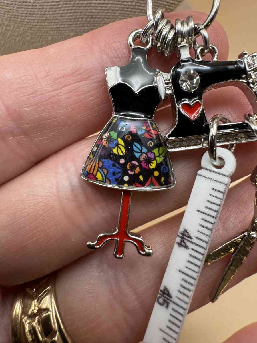 2036ATT Sewing Machine Tool Ruler Scissors Tailor Iron 20  3