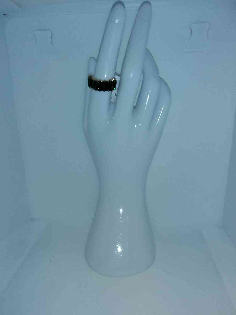 Straight Green Chic Rhinestone Ring