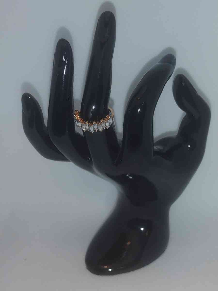 Straight White Chic Rhinestone Ring