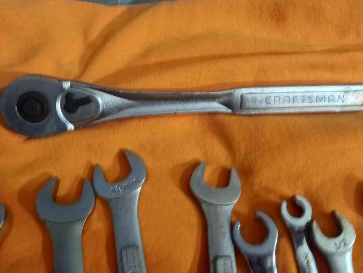 Set of Wrenches Craftsman and Socket Wrench Craft also
